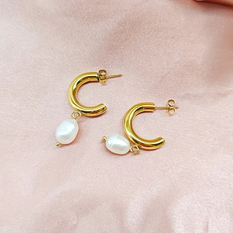 Solara Pearl Drop – Gold Hoop Earrings with Single Freshwater Pearl