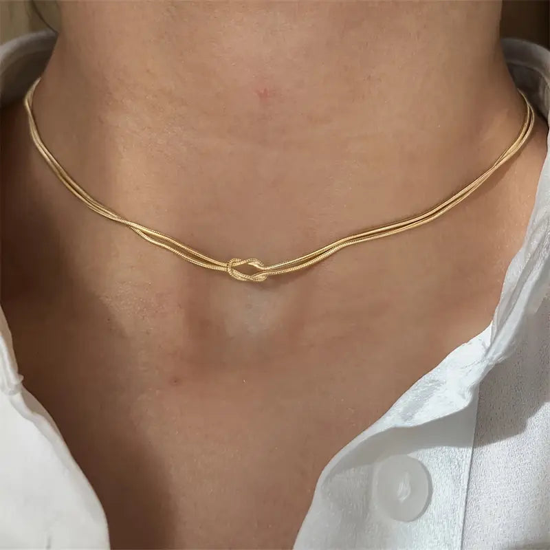 Eterna – Gold Knot Necklace