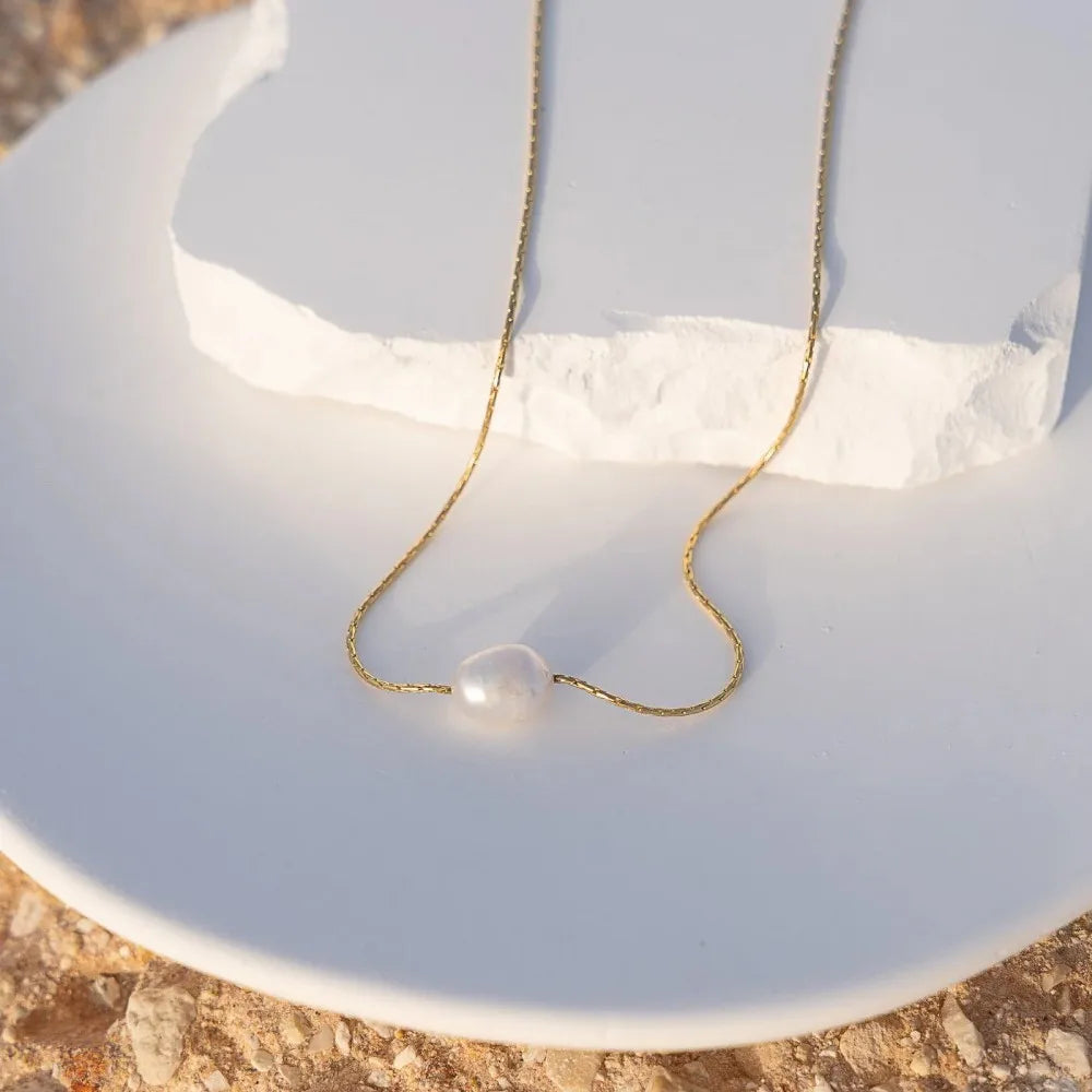 Aurora Duo – Gold Chain with Twin Freshwater Pearls