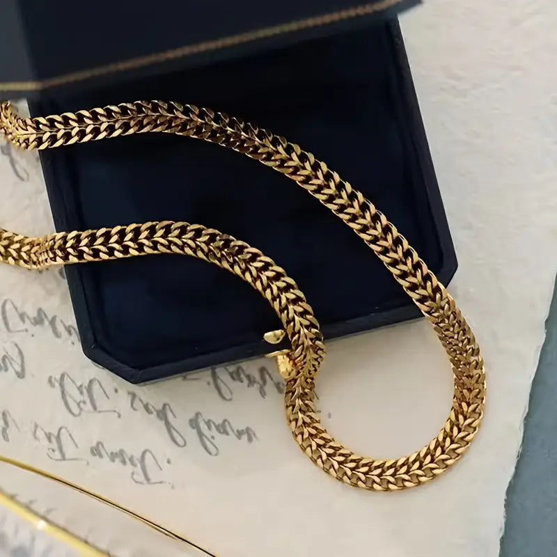 Solara – Gold Herringbone Chain Necklace