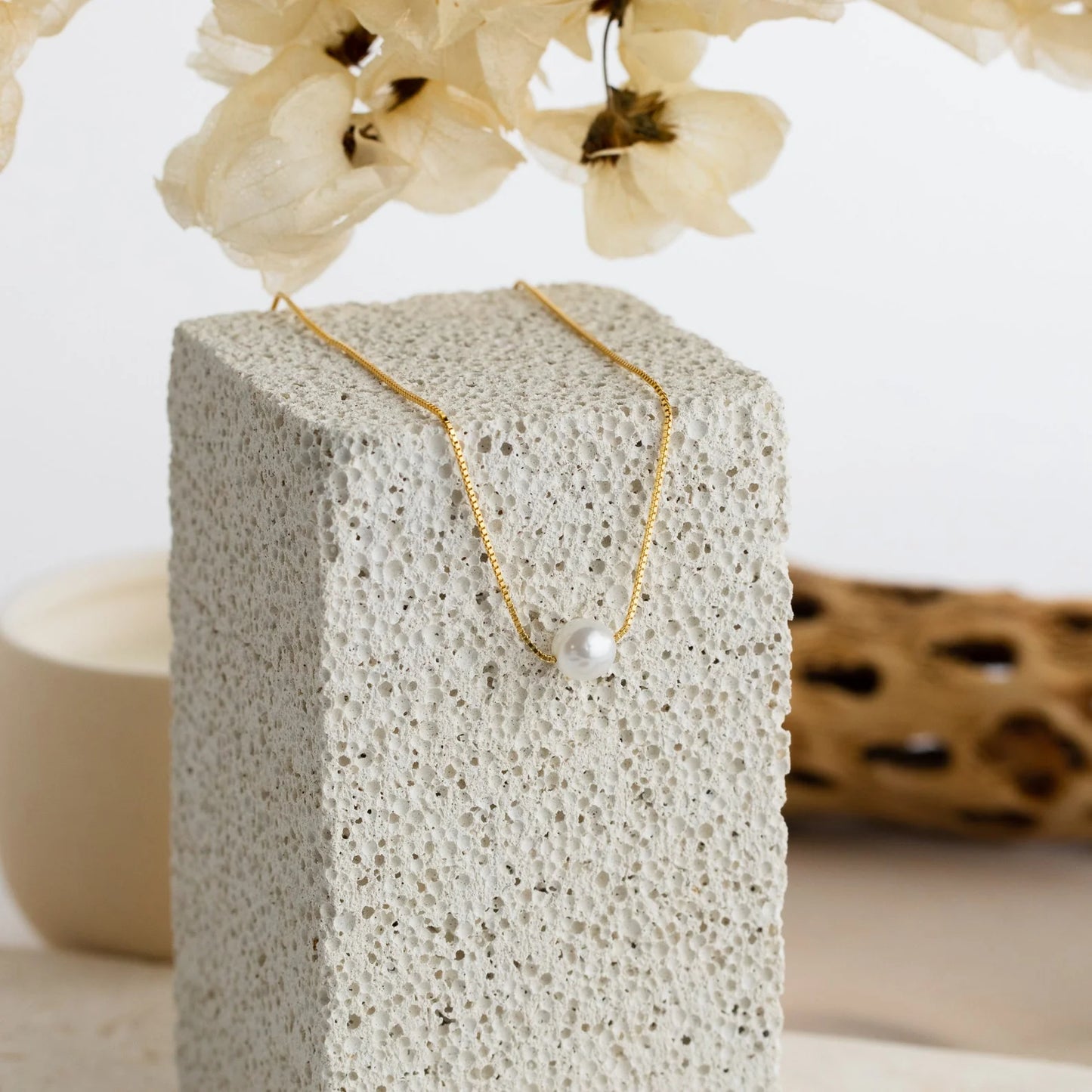 Aurora Duo – Gold Chain with Twin Freshwater Pearls
