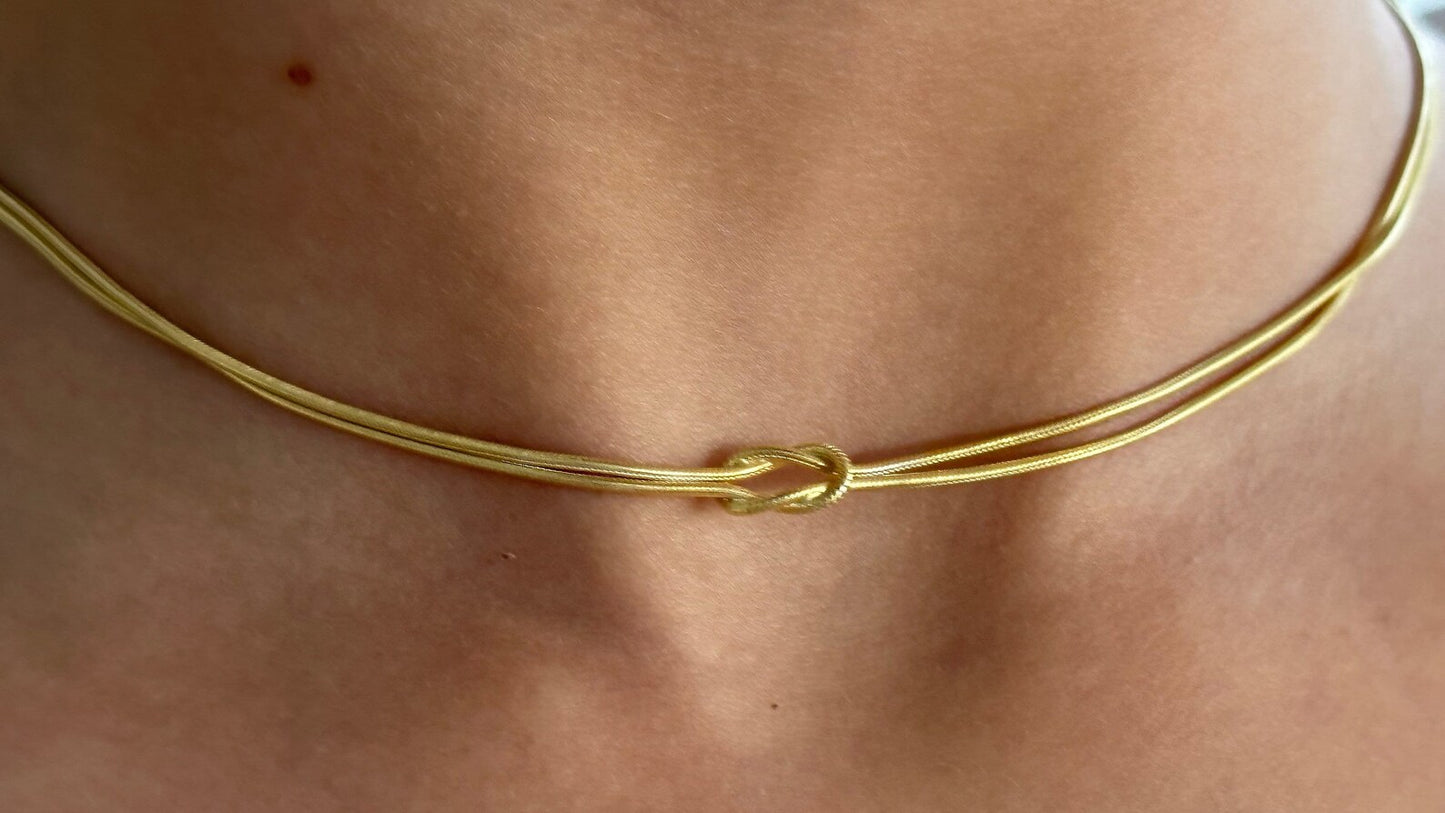 Eterna – Gold Knot Necklace