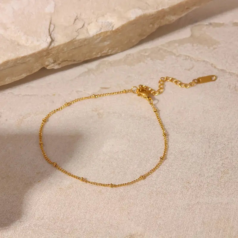 Celeste – Minimal Gold Beaded Bracelet