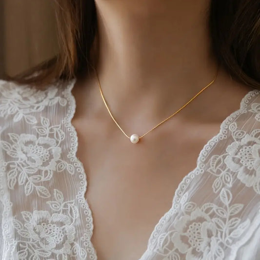 Aurora Duo – Gold Chain with Twin Freshwater Pearls