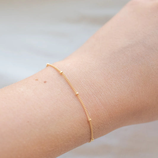 Celeste – Minimal Gold Beaded Bracelet