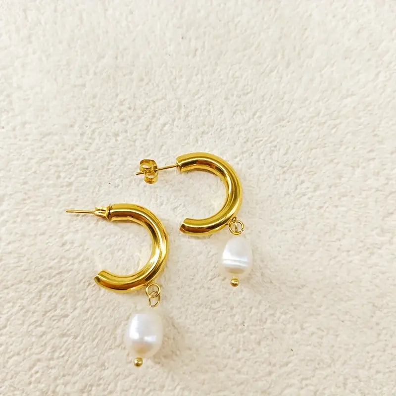Solara Pearl Drop – Gold Hoop Earrings with Single Freshwater Pearl